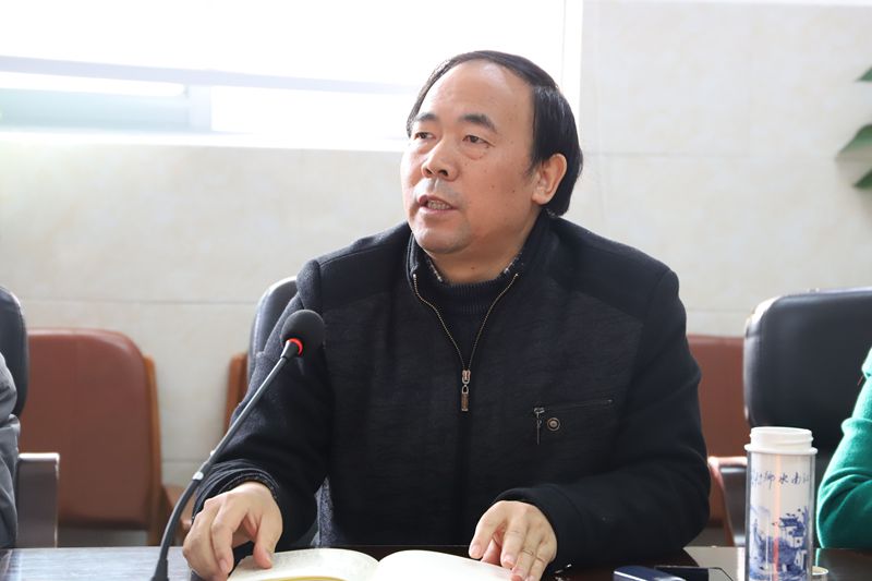 我校教導(dǎo)處、教科室組織召開教研組長(zhǎng)工作協(xié)調(diào)會(huì)