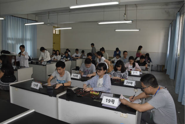 內(nèi)江三中學(xué)?；靖艣r