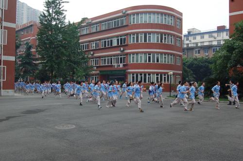 北師大成都實(shí)驗(yàn)中學(xué)排名怎么樣？