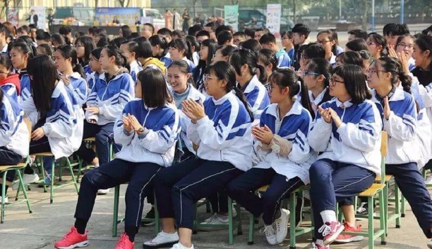 資陽外國語學校環(huán)境、教學設施好不好？