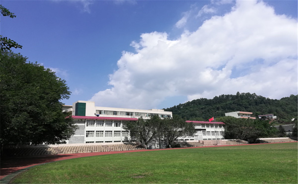 五通橋中學(xué)校園環(huán)境怎么樣？