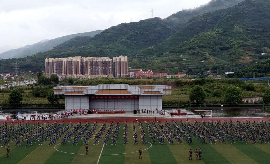 滎經(jīng)中學環(huán)境好不好？