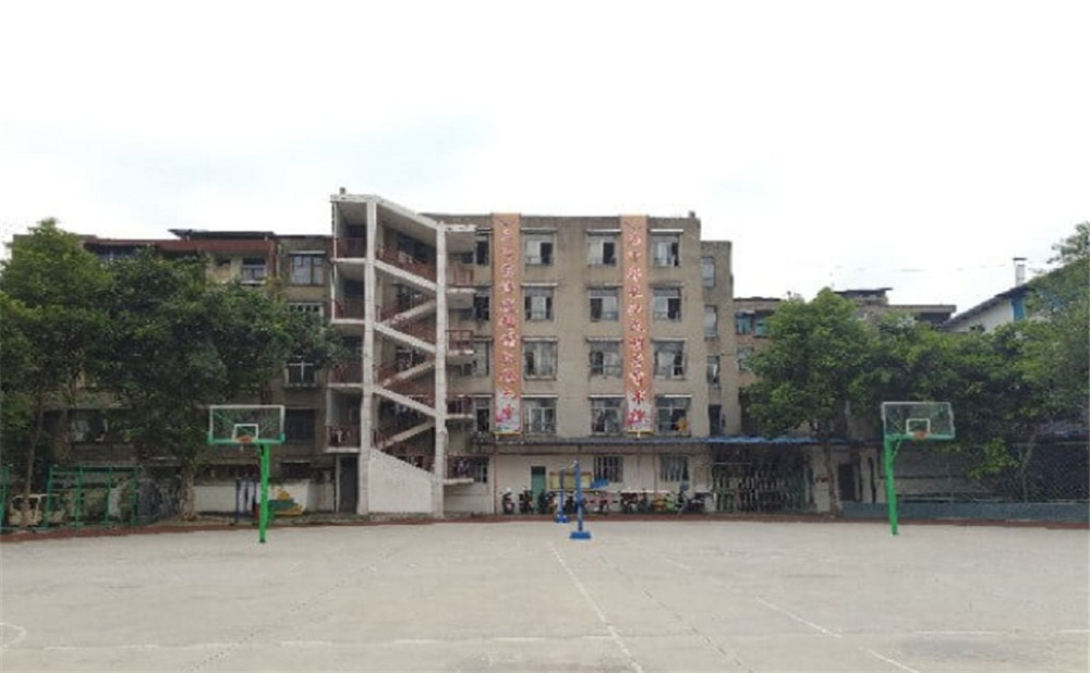 廣漢六中地址在哪？