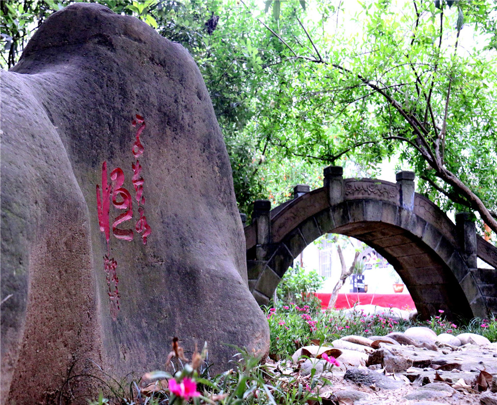 歧坪中學(xué)的詳細(xì)地址在什么地方？