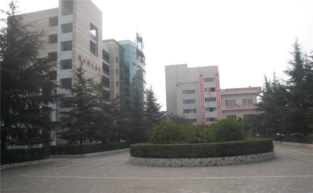巴中市第二中學學校詳細地址在什么地方？