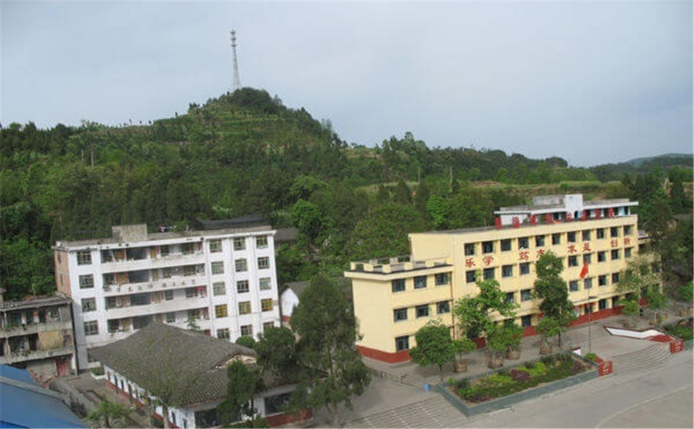 巴州區(qū)茶壩中學(xué)詳細(xì)地址在什么地方？