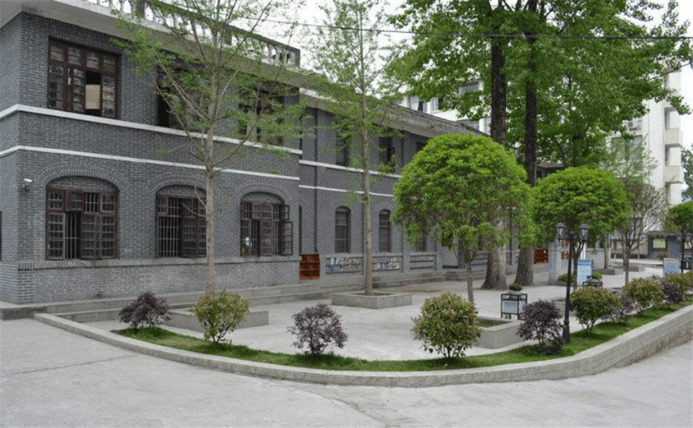 閬中市柏埡中學(xué)學(xué)校招辦電話是多少？
