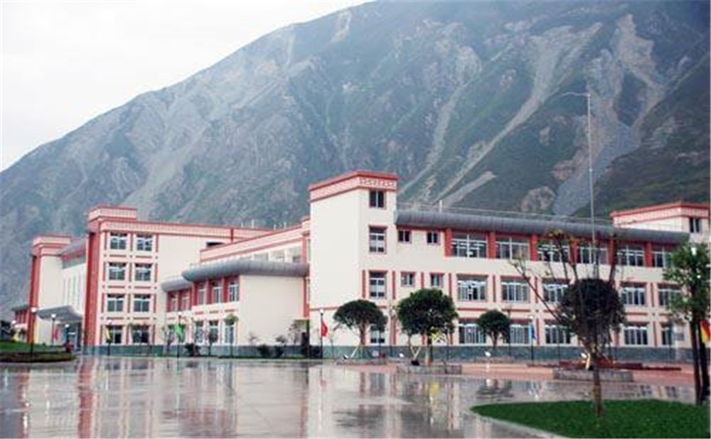 汶川中學的詳細地址在什么地方？