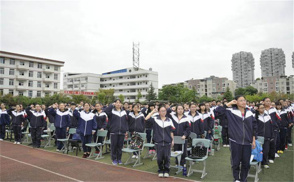 龍泉二中的去年錄取分?jǐn)?shù)線是多少分？