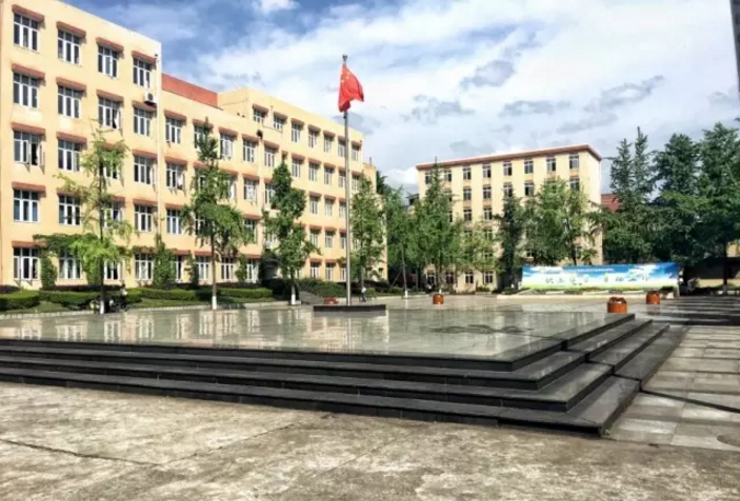 成都西藏中學(xué)的升學(xué)率怎么樣？