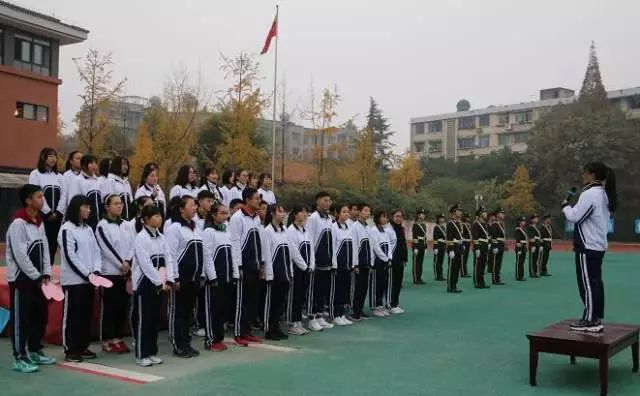 新津中學(xué)的升學(xué)率是多少？