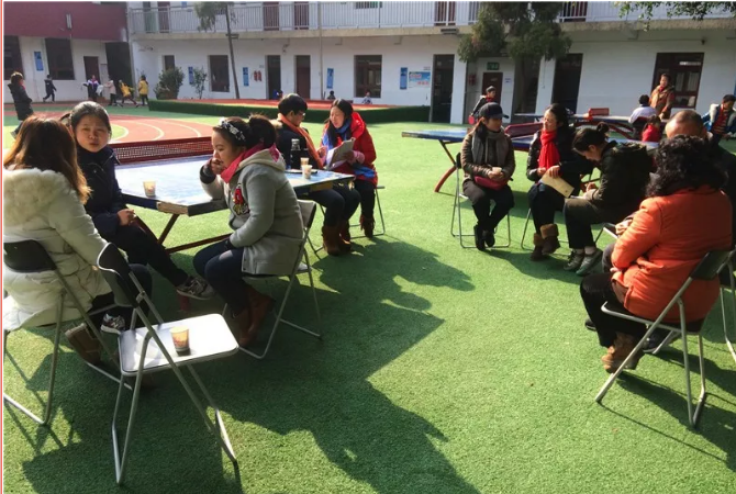 成都市第三十三中學(xué)高中一年的學(xué)費是多少？"image.png"