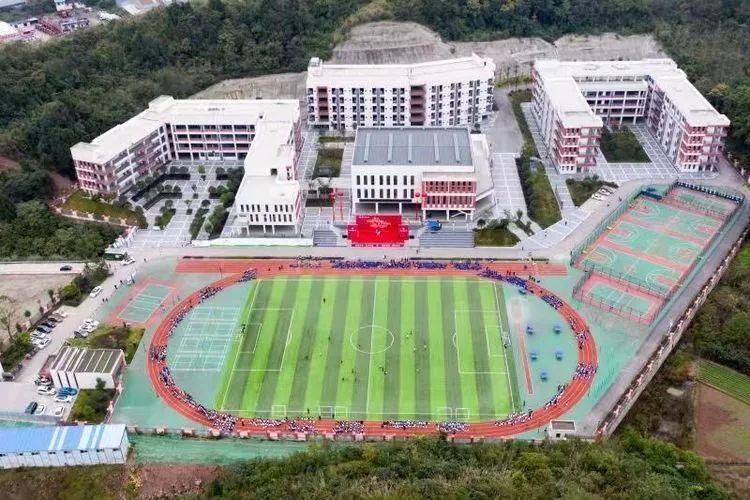 簡陽實驗中學的錄取分數(shù)線是多少？