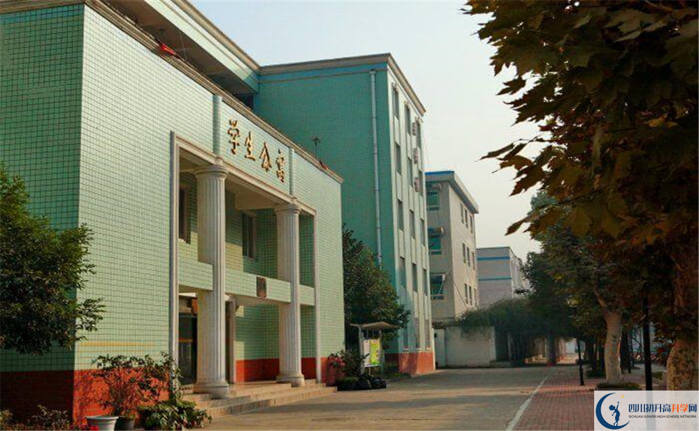 成都成飛中學(xué)2020年的分?jǐn)?shù)線是多少？