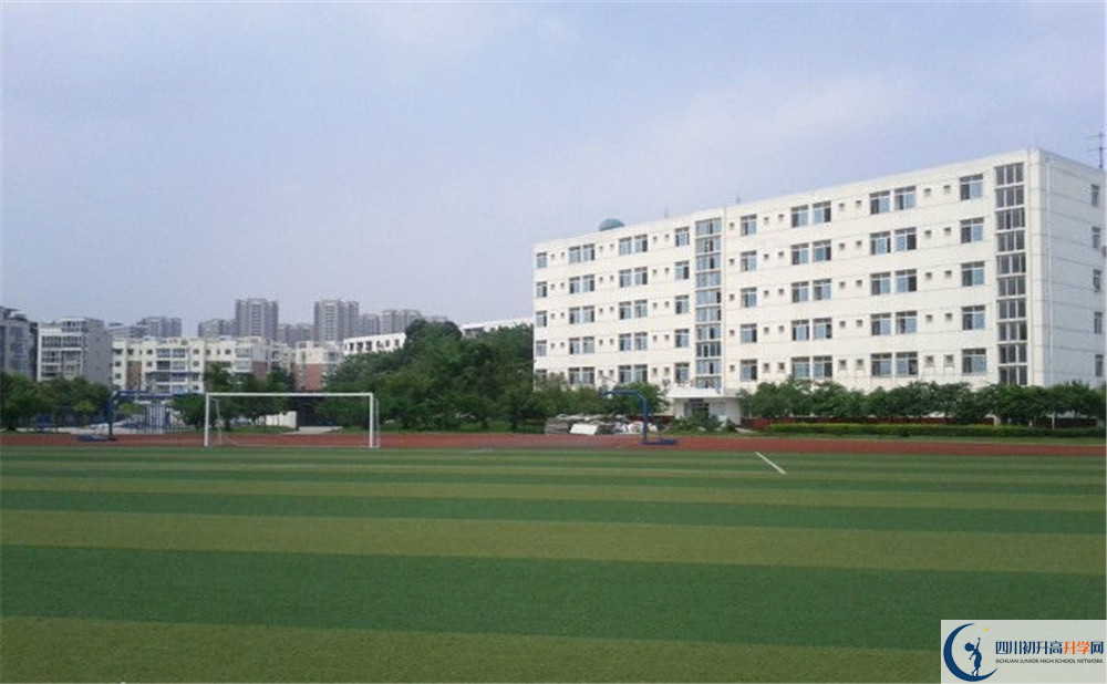 龍泉二中2020年的分數(shù)線是多少？