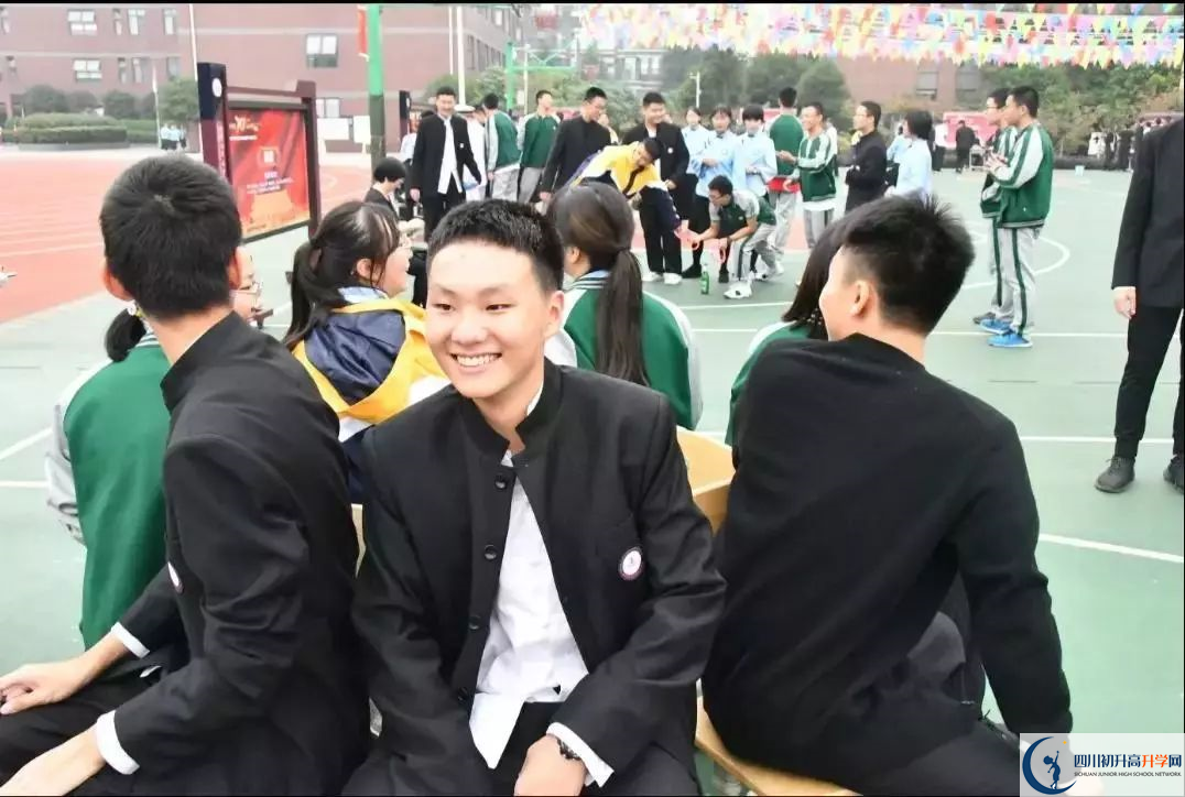 成都外國語學(xué)校的老師好不好？