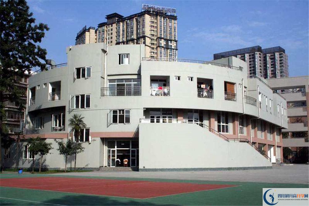 成都市鹽道街中學(xué)高中歷年來的分?jǐn)?shù)線是多少？