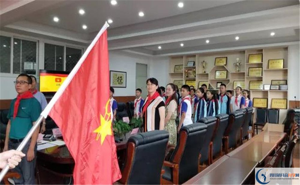 成都三十六中是重點(diǎn)中學(xué)嗎？