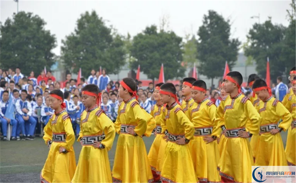 成都石室蜀都中學(xué)實(shí)驗(yàn)班人數(shù)是多少？