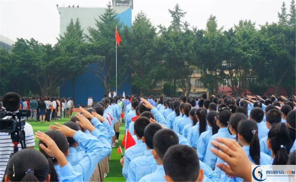 四川師范大學(xué)實驗外國語學(xué)校實驗班學(xué)費貴嗎？