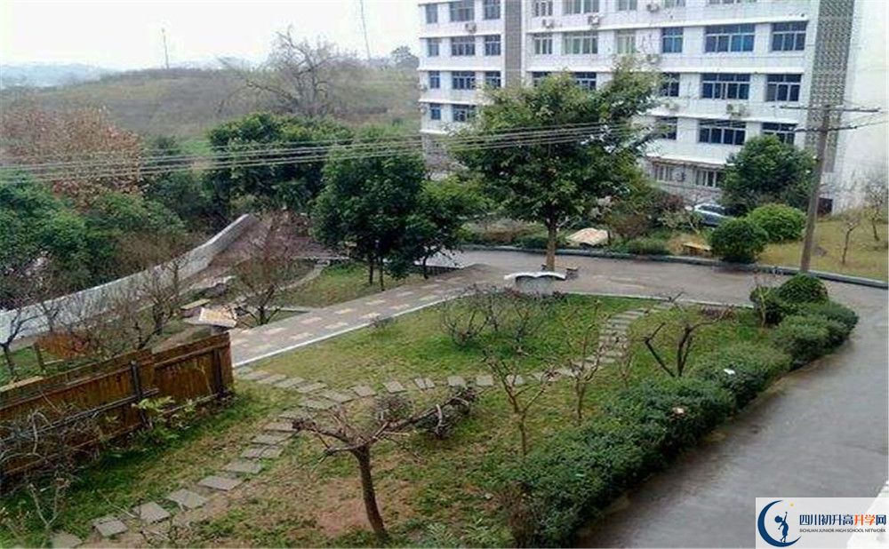 賈家中學(xué)在全國高中排名是多少？