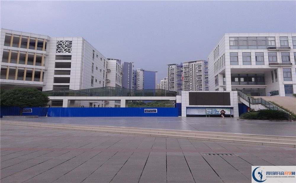 成都市第三中學(xué)高中分班考試難嗎？
