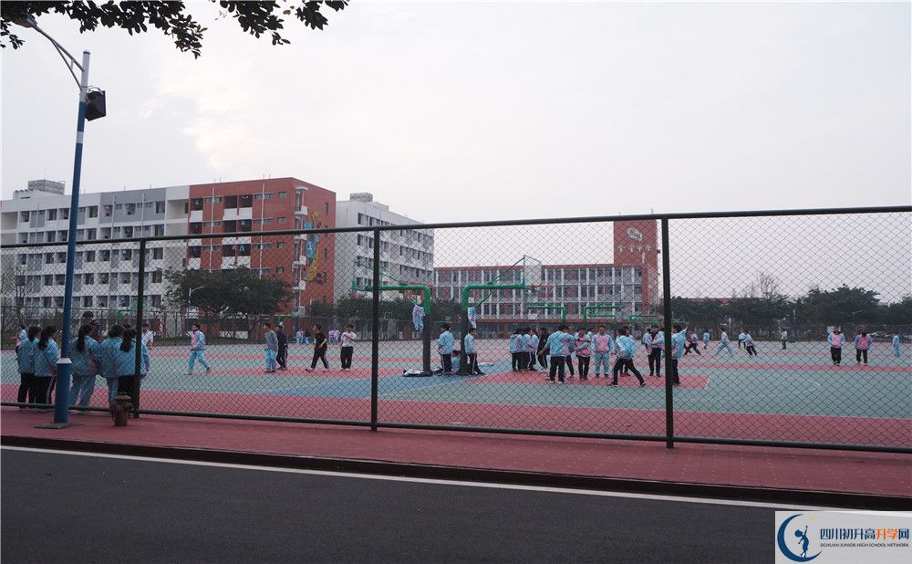 金堂中學高中分班考試難嗎？