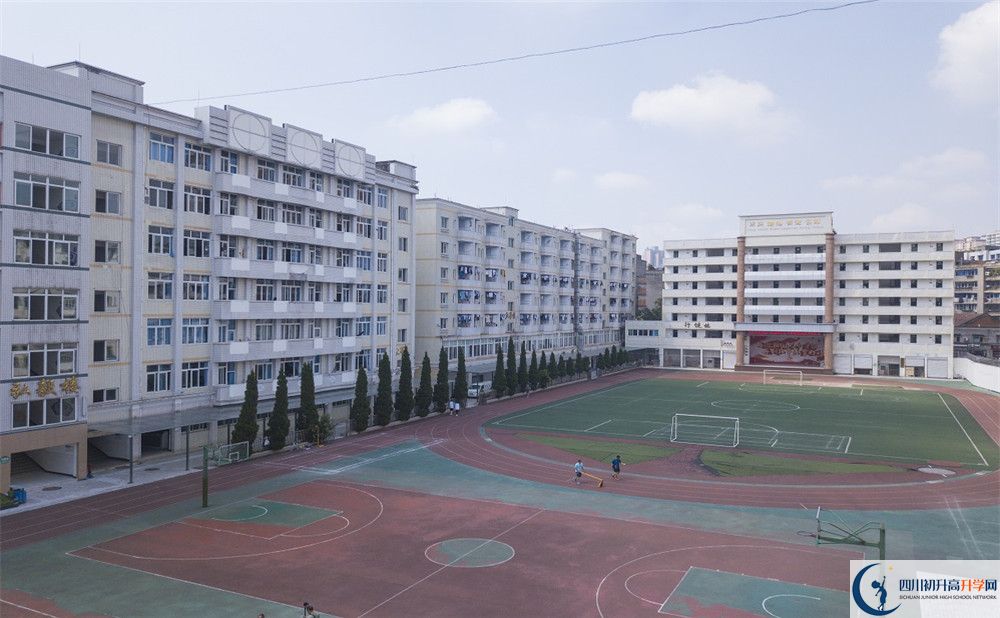 陽安中學在校學生總人數(shù)是多少？