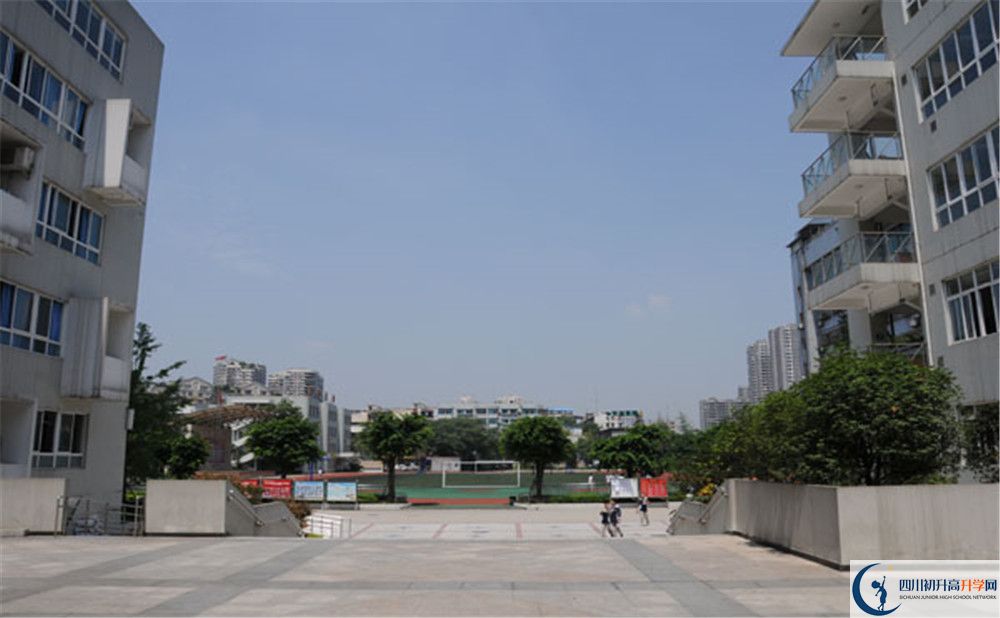 2020年鐵路中學(xué)費(fèi)用多少？